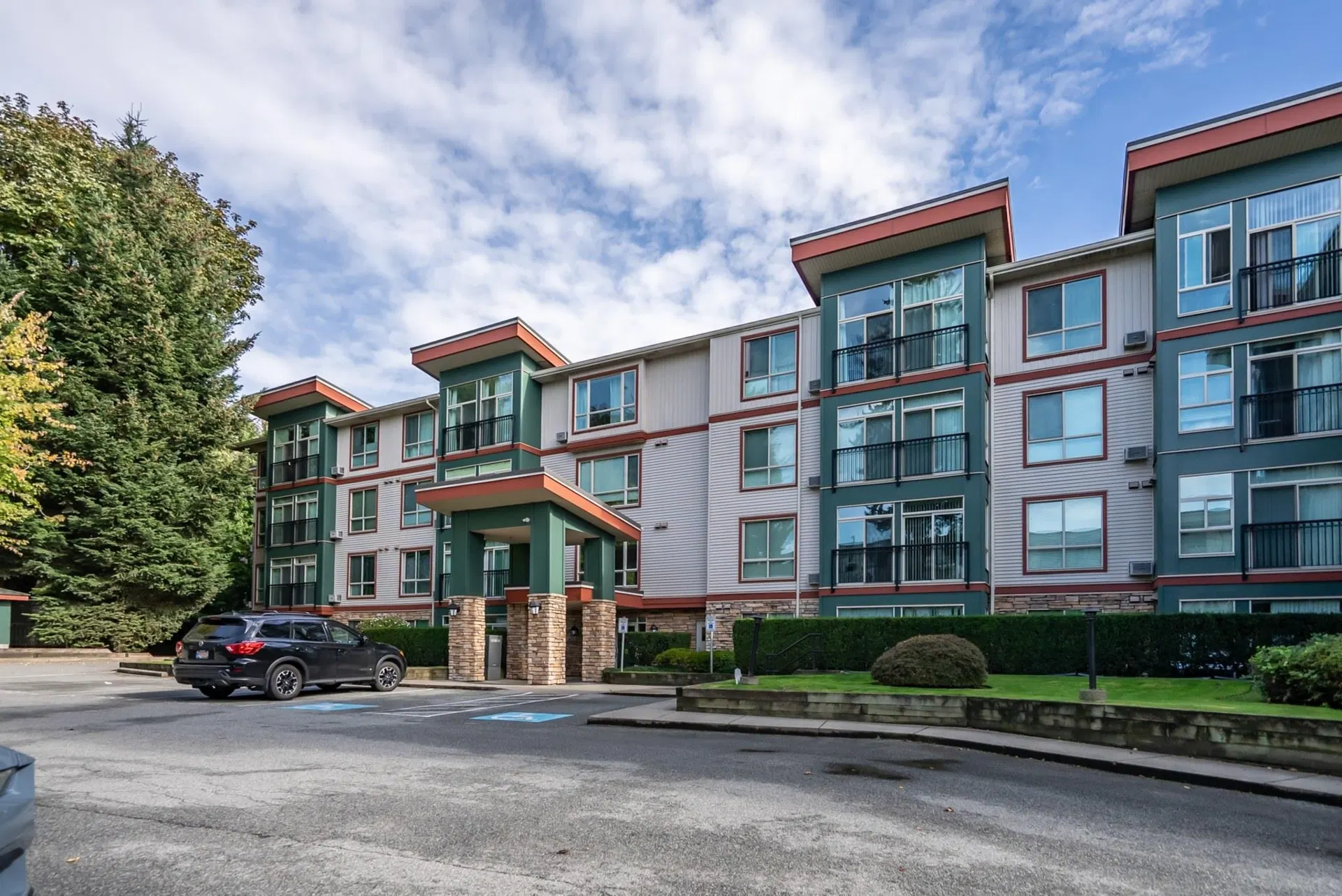 Photo 3 of 35 at #207 – 33485 South Fraser Way
