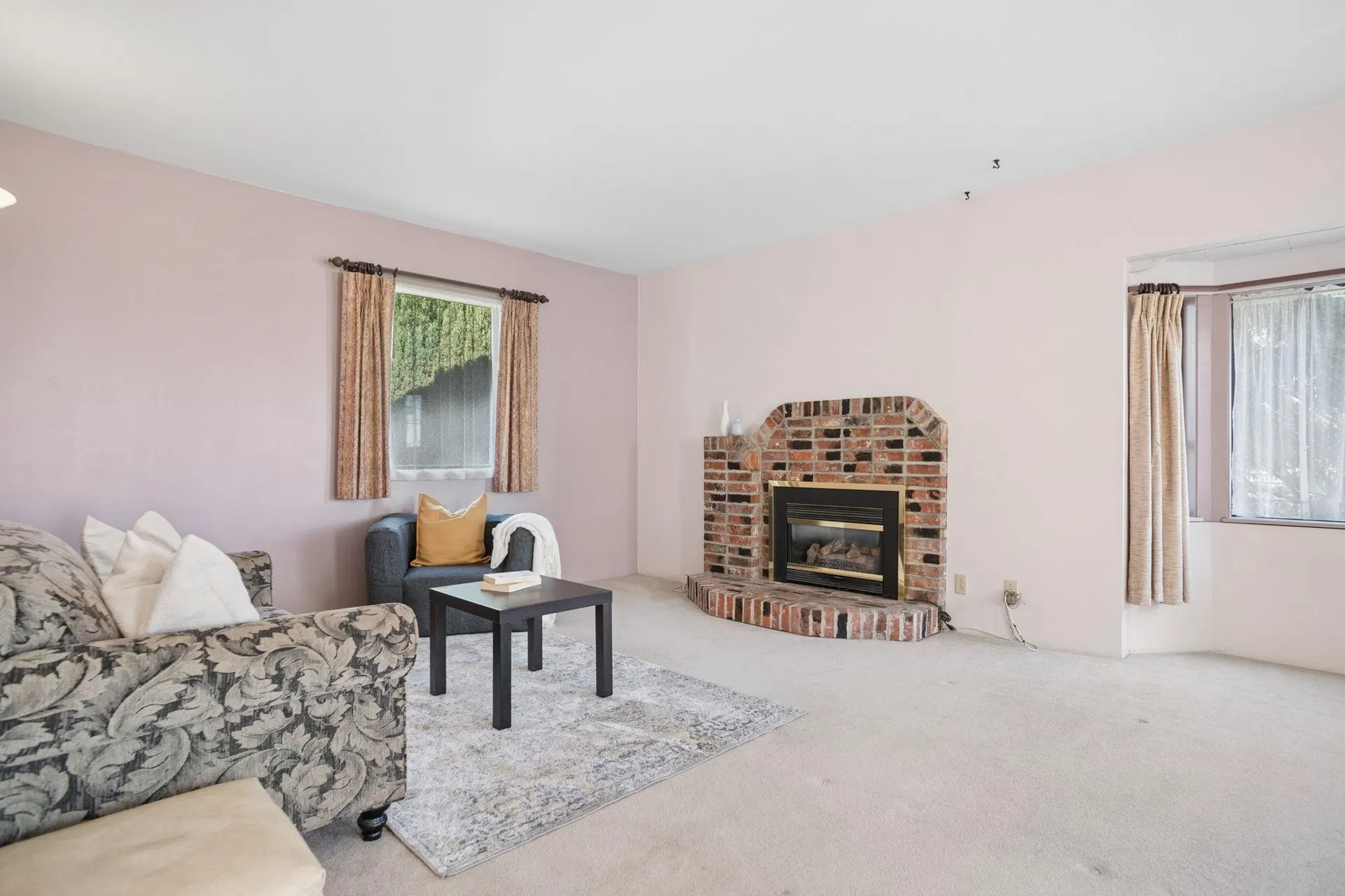 Photo 2 of 37 at 7707 Mcgregor Avenue