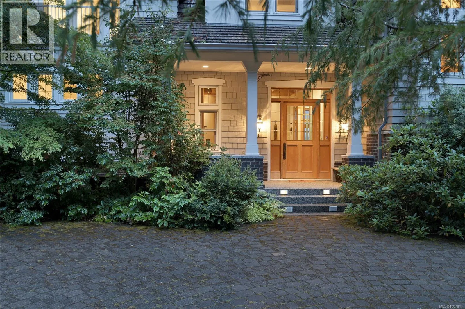 Photo 5 of 99 at 1790 Hyacinthe Bay Road