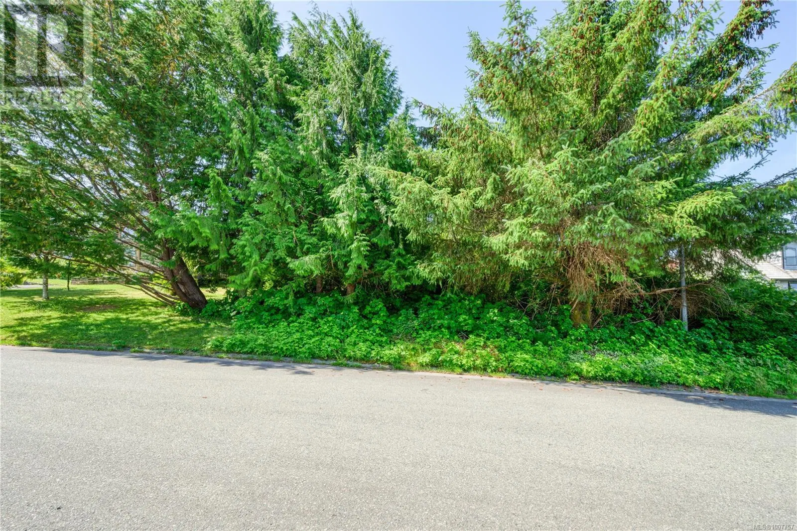 Photo 2 of 4 at 5275 Fanshawe Street