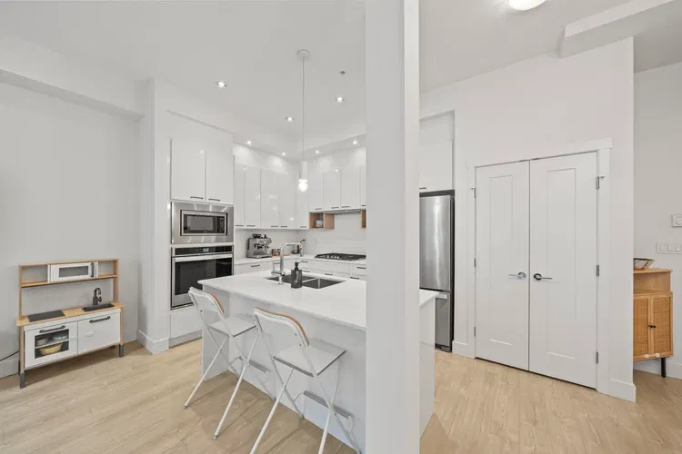Photo 5 of 39 at #27 – 20849 78b Avenue