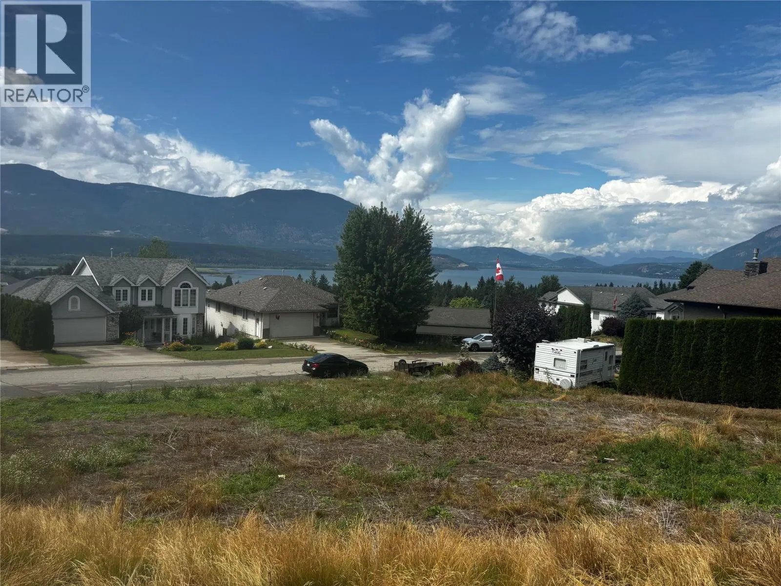 Photo 1 of 4 at #870 – 16 St SE Street