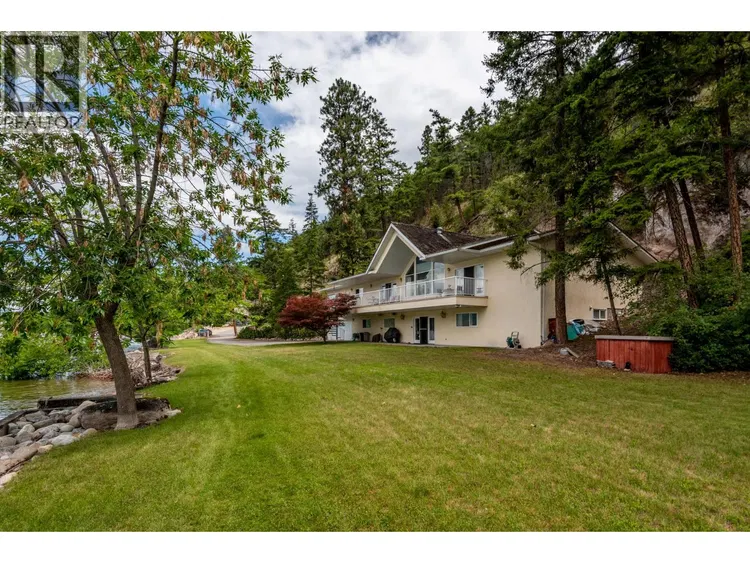 Photo 4 of 16 at #13 – 9990 Eastside Road