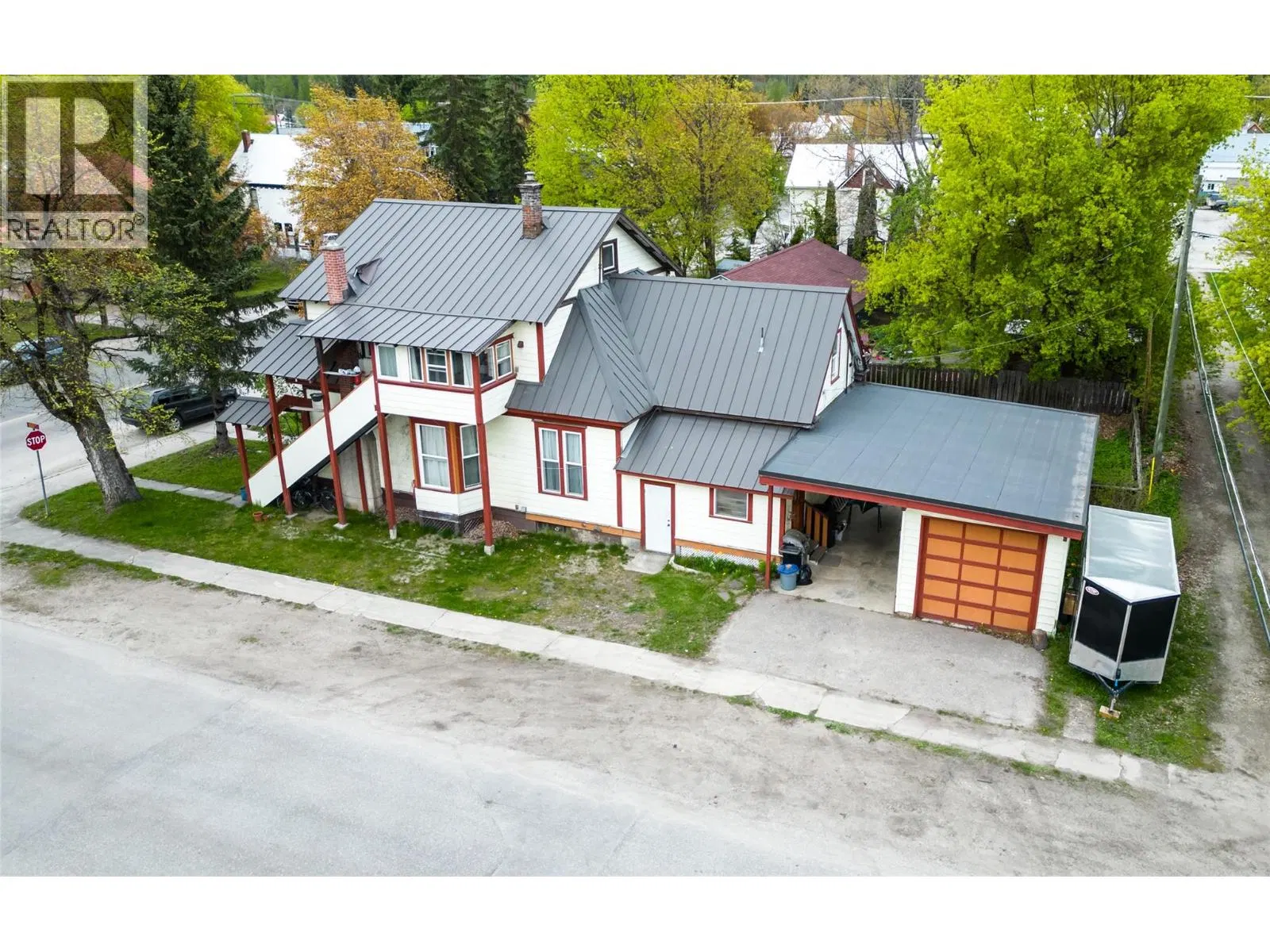 Photo 1 of 48 at 614 Mackenzie Avenue
