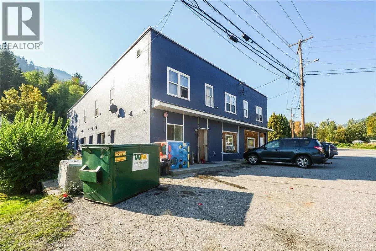 Photo 3 of 38 at 156 Haig Street