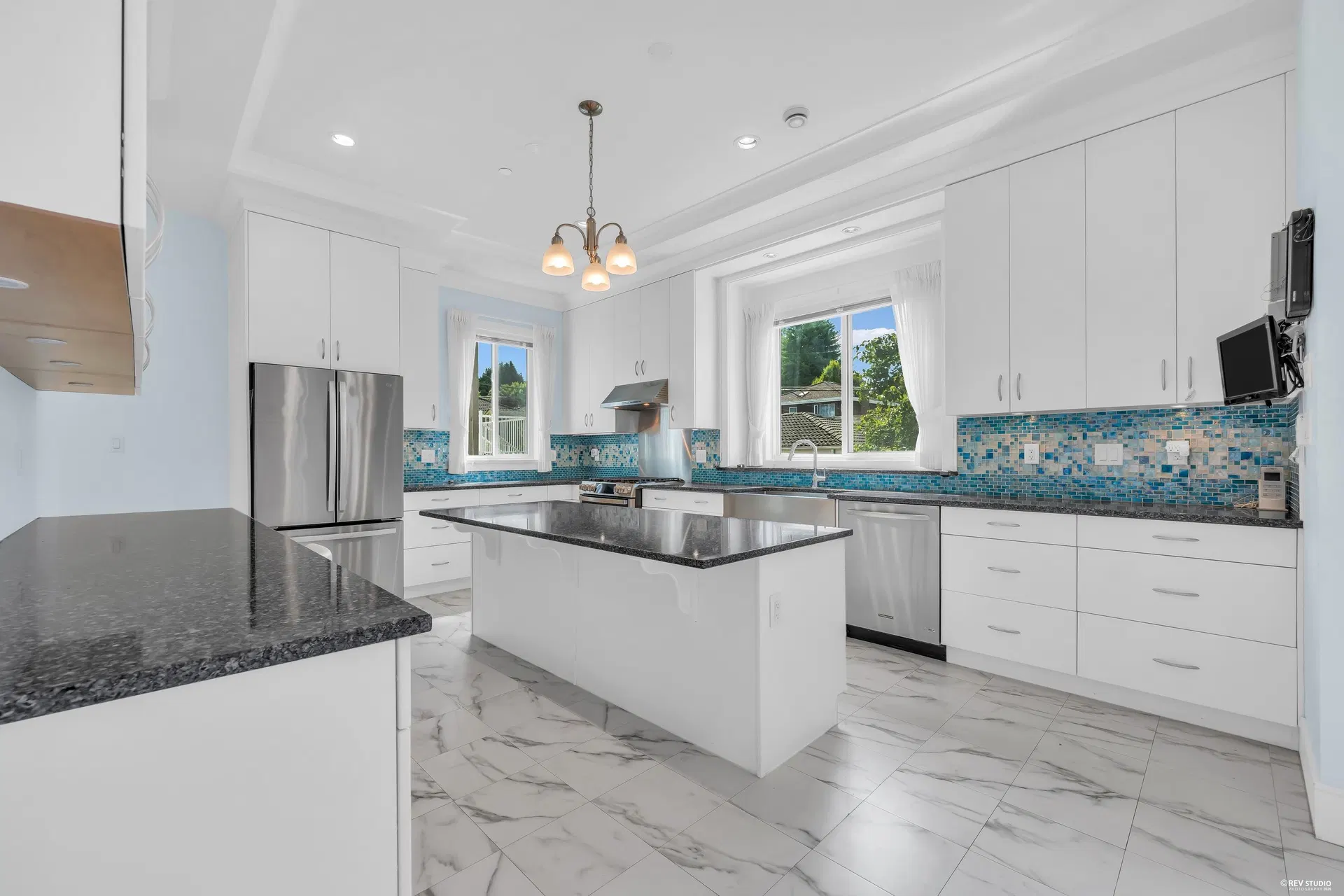 Photo 5 of 30 at 2246 W 22nd Avenue