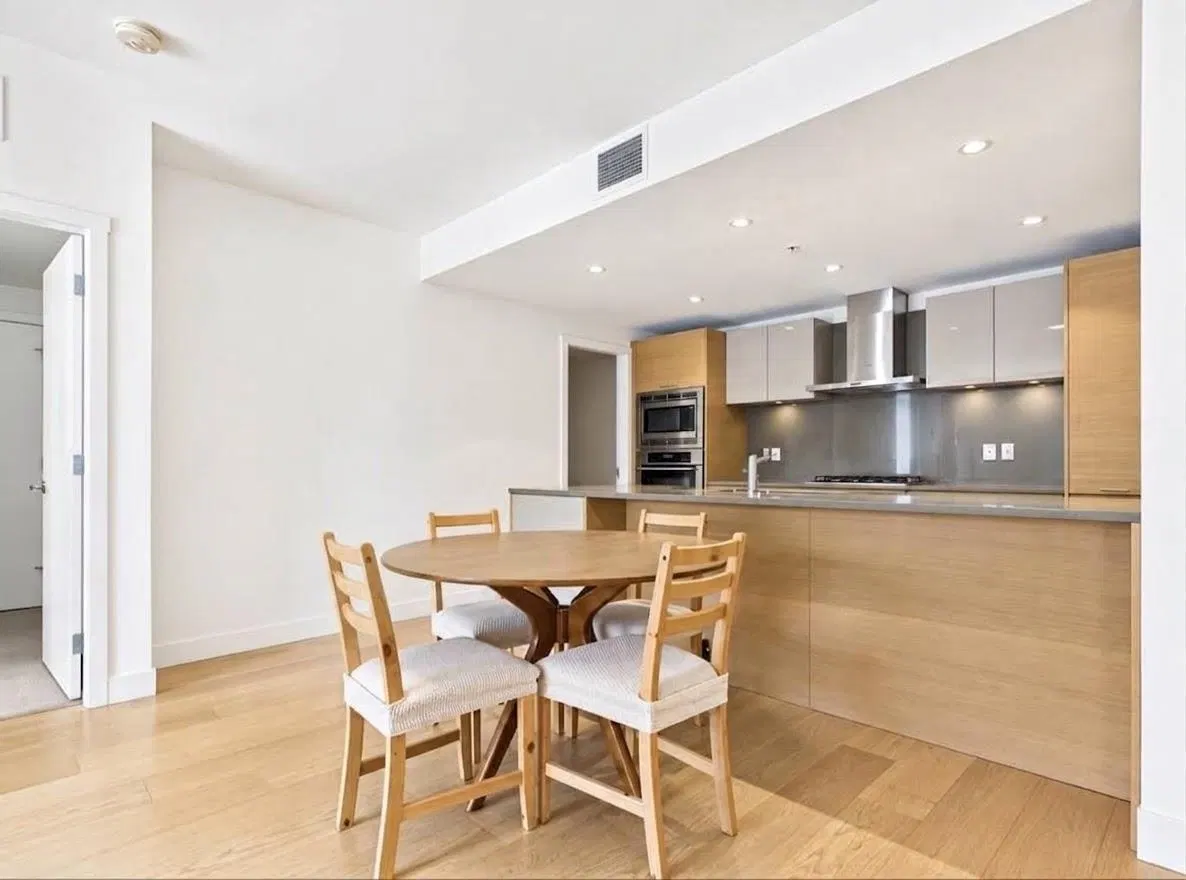 Photo 5 of 32 at #311 – 1561 W 57th Avenue
