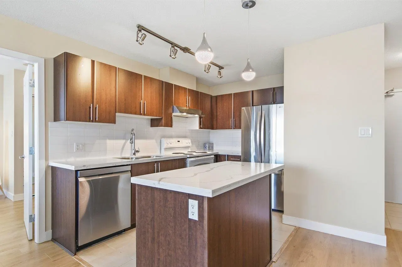 Photo 3 of 21 at #3203 – 1178 Heffley Crescent