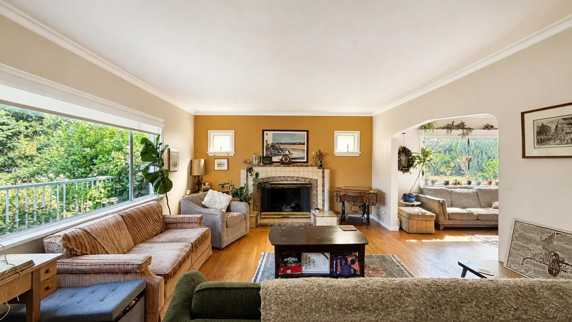 Photo 2 of 40 at 624 W 30th Avenue