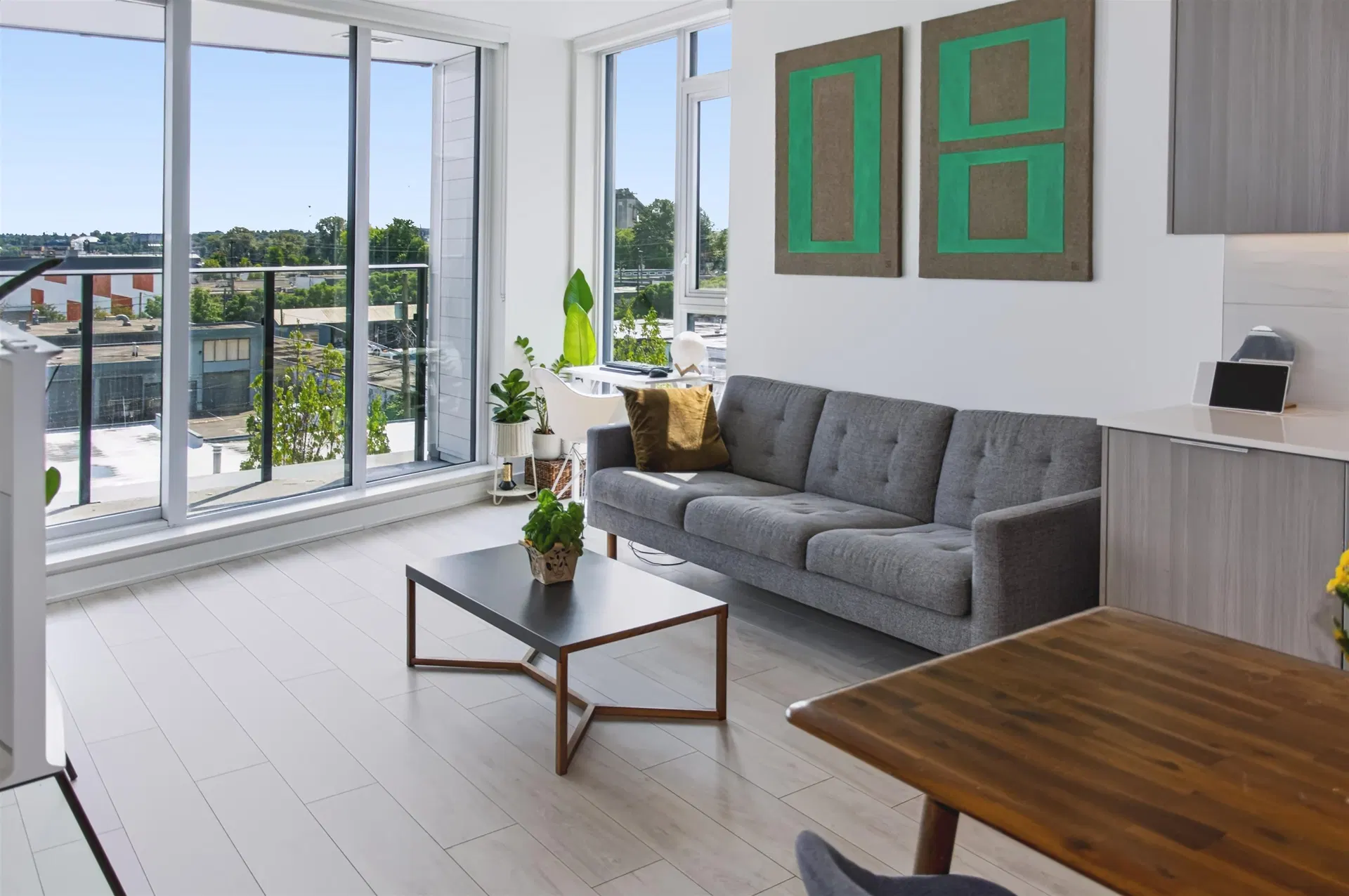 Photo 2 of 12 at #405 – 1401 Hunter Street