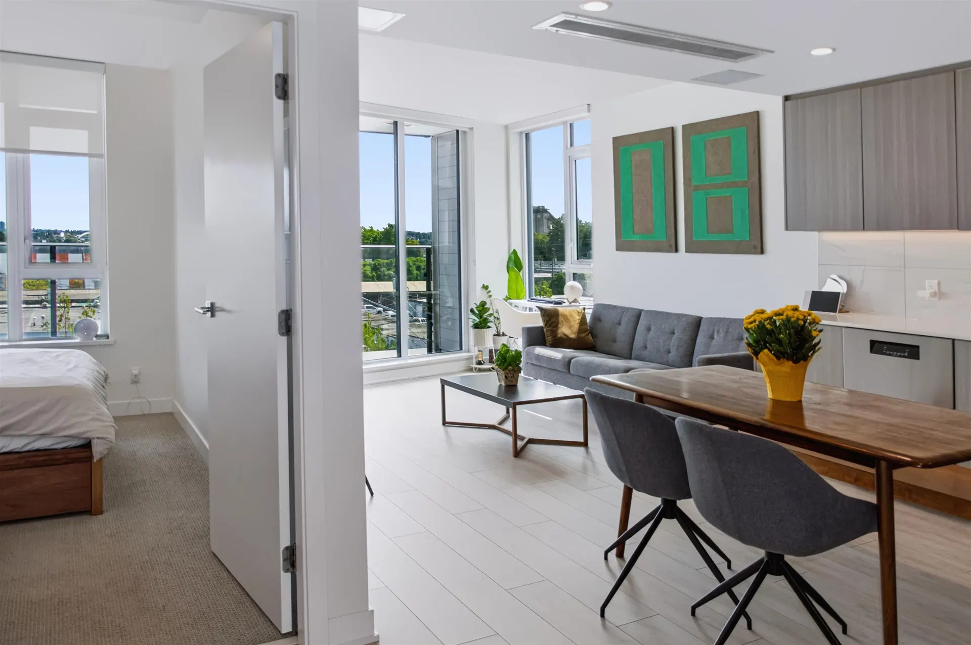 Photo 5 of 12 at #405 – 1401 Hunter Street