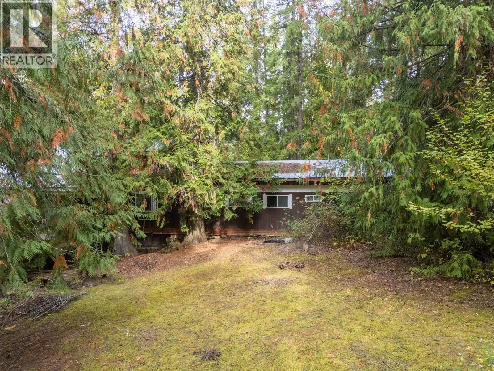 Photo 5 of 47 at 4540 Eagle Bay Road