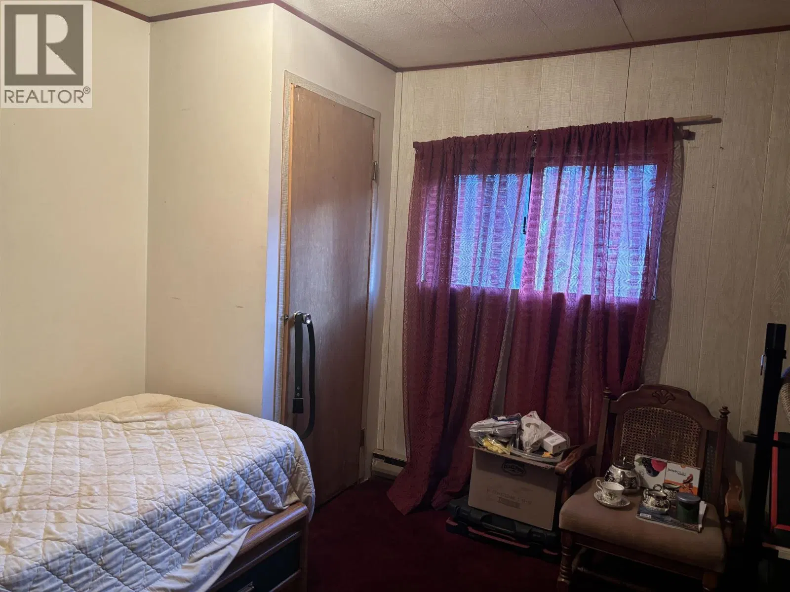 Photo 5 of 13 at 406 RICHARD Street