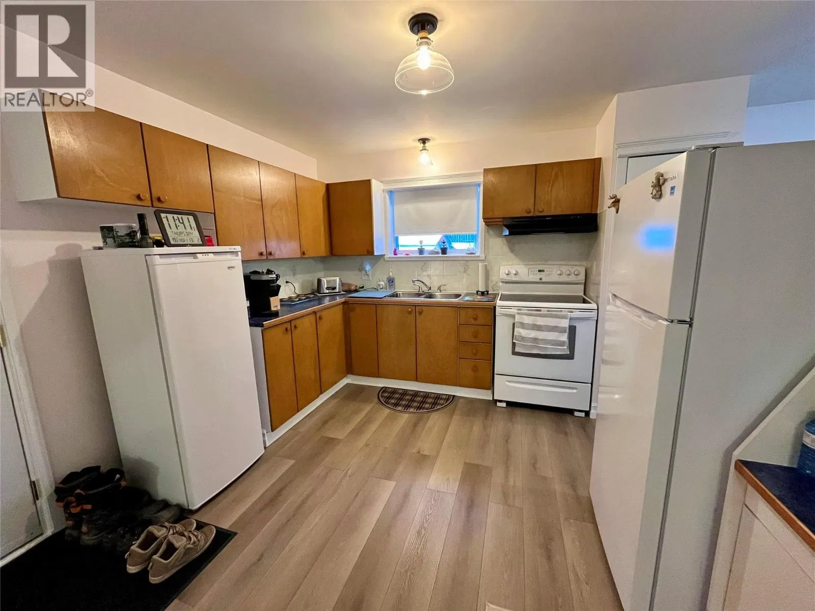 Photo 3 of 21 at 128 Spieker Avenue