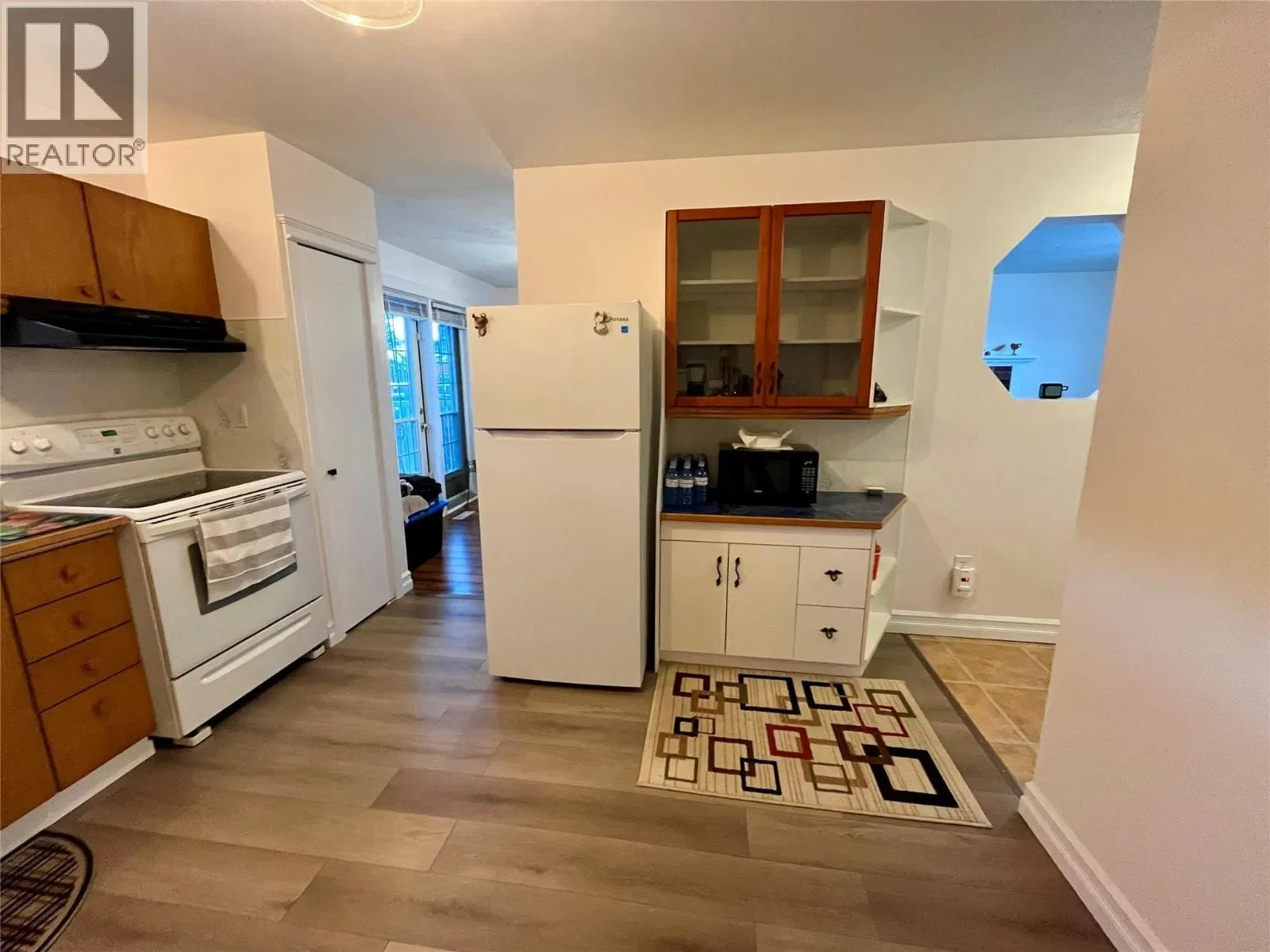 Photo 4 of 21 at 128 Spieker Avenue