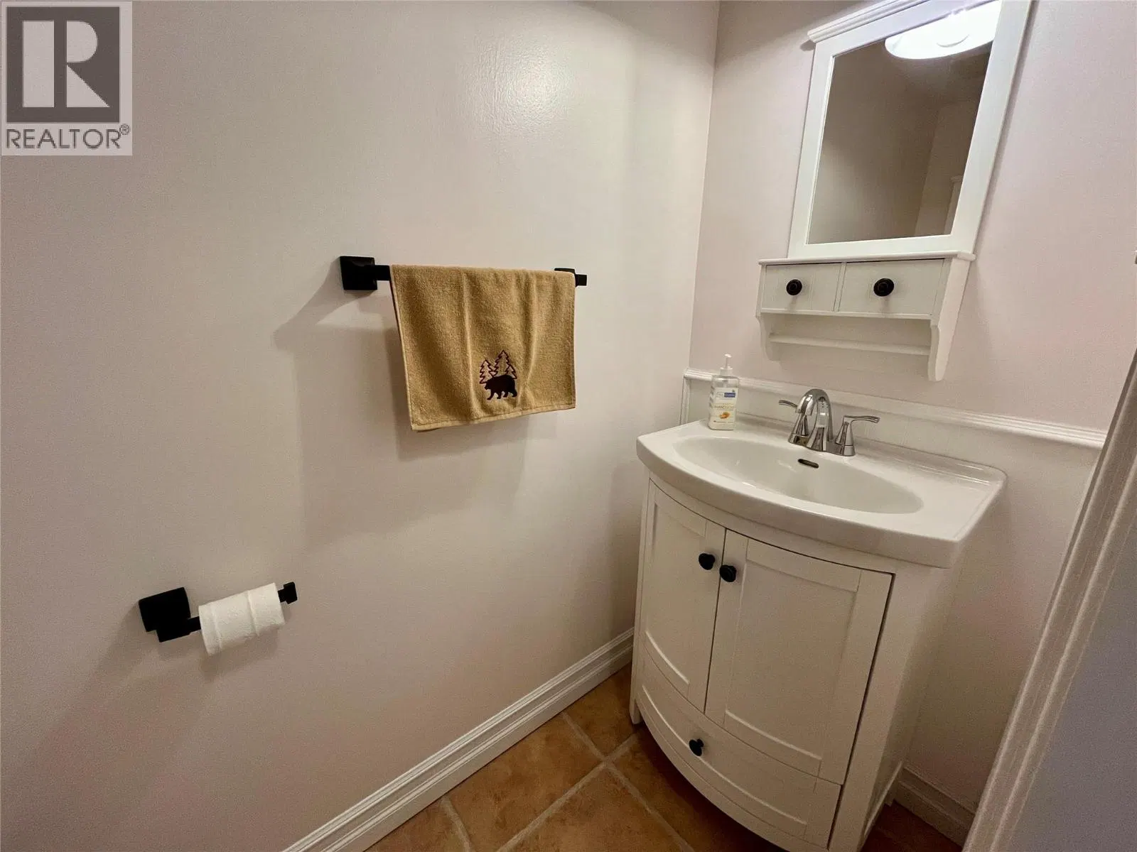 Photo 5 of 21 at 128 Spieker Avenue