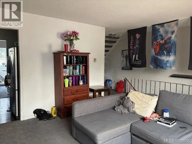Photo 5 of 18 at 5287 Gertrude Street