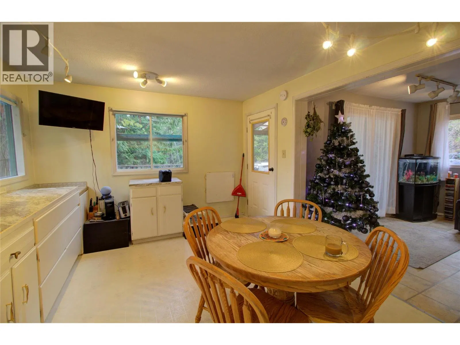 Photo 5 of 35 at 7802 BRYDGES Road