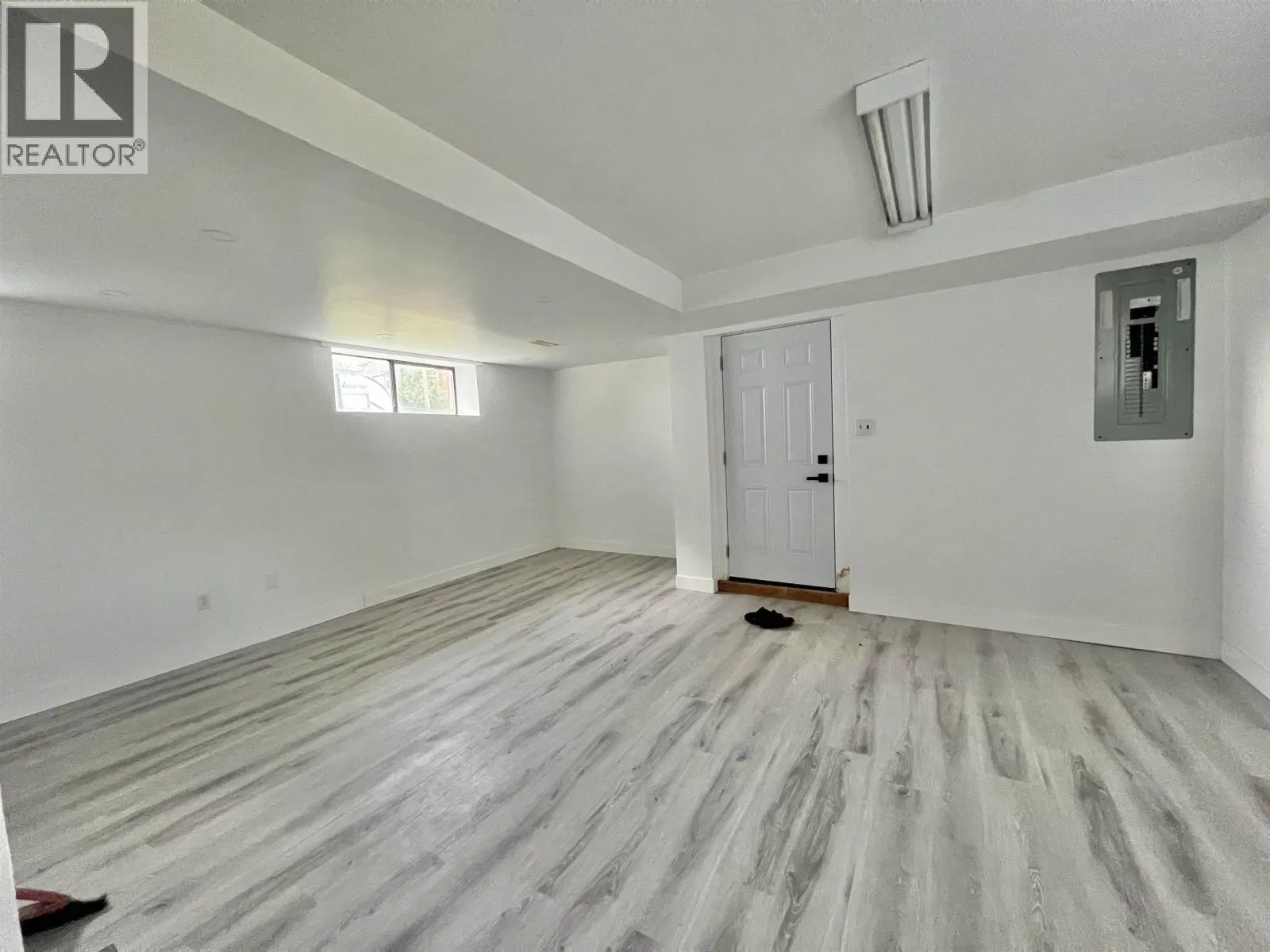 Photo 3 of 10 at 1532 8TH Avenue