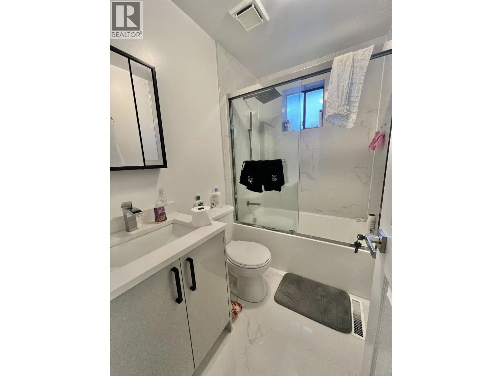Photo 4 of 10 at 1532 8TH Avenue