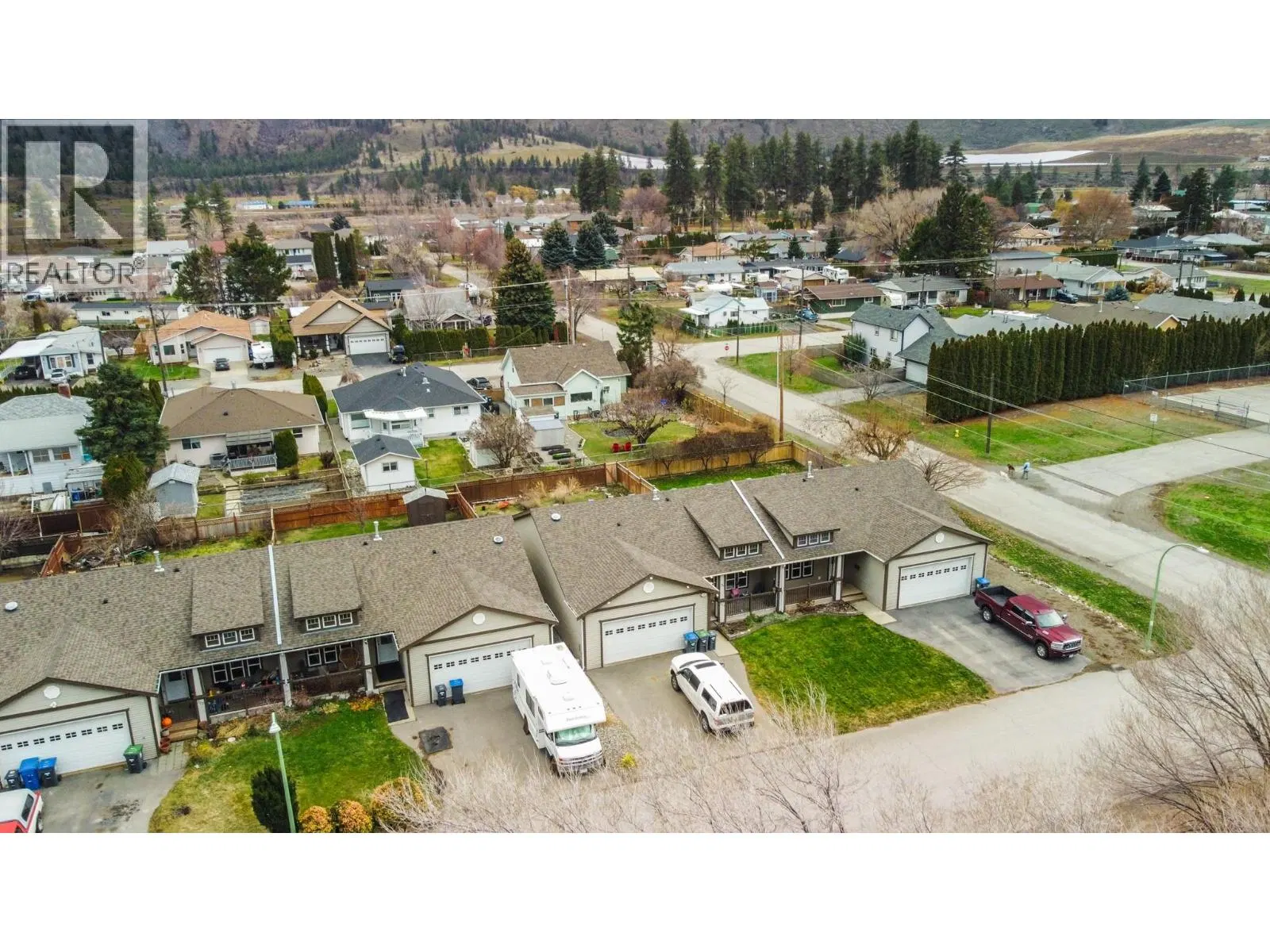 Photo 4 of 42 at 703 9TH Avenue