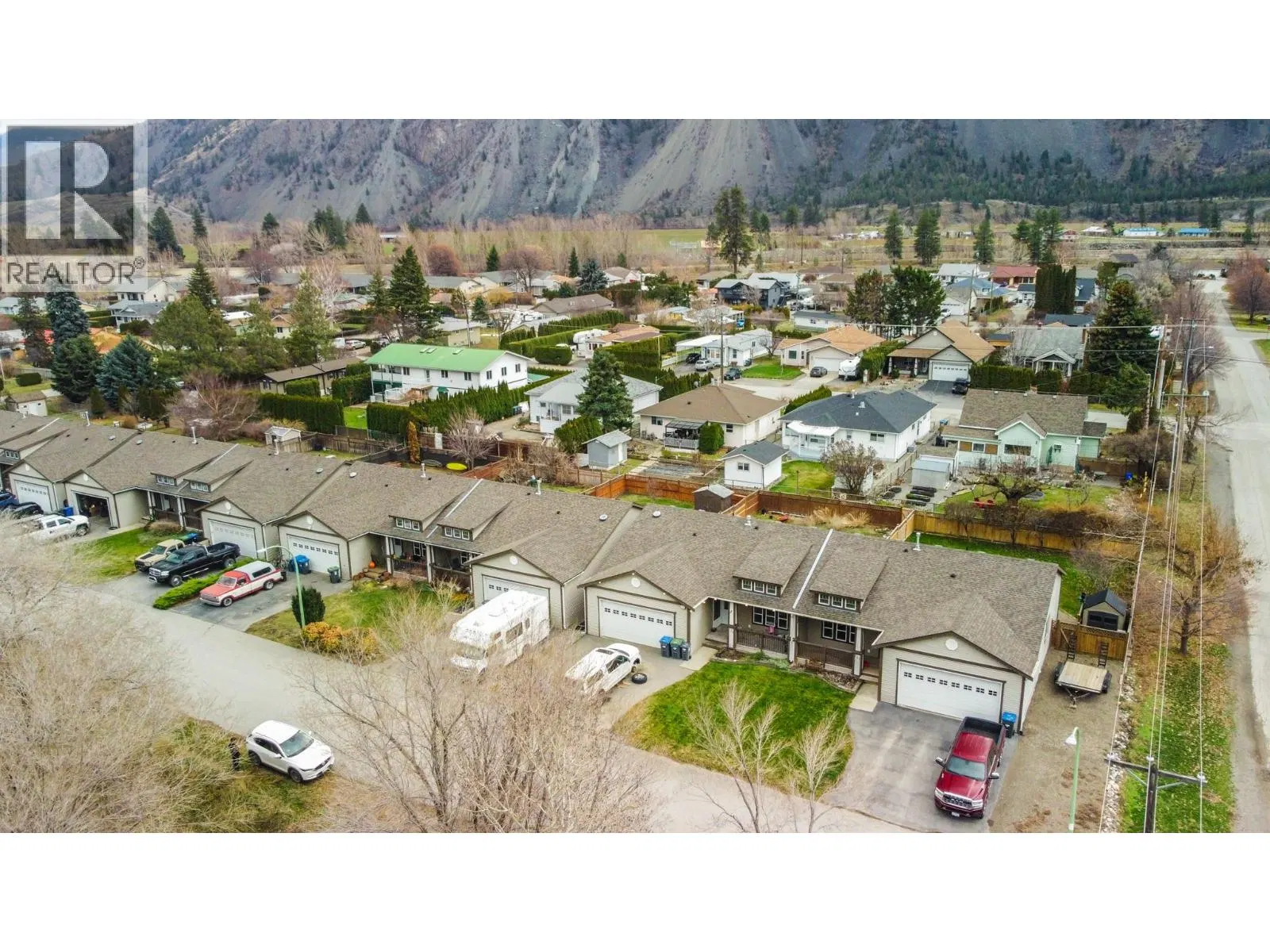 Photo 5 of 42 at 703 9TH Avenue