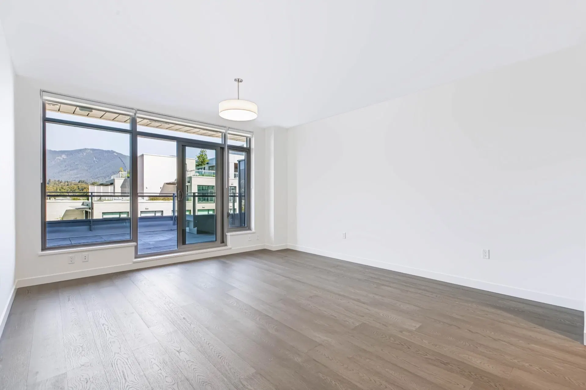 Photo 4 of 40 at #704 – 777 Harbour Way