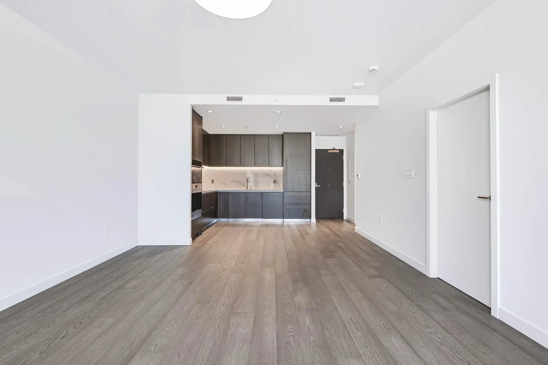 Photo 5 of 40 at #704 – 777 Harbour Way