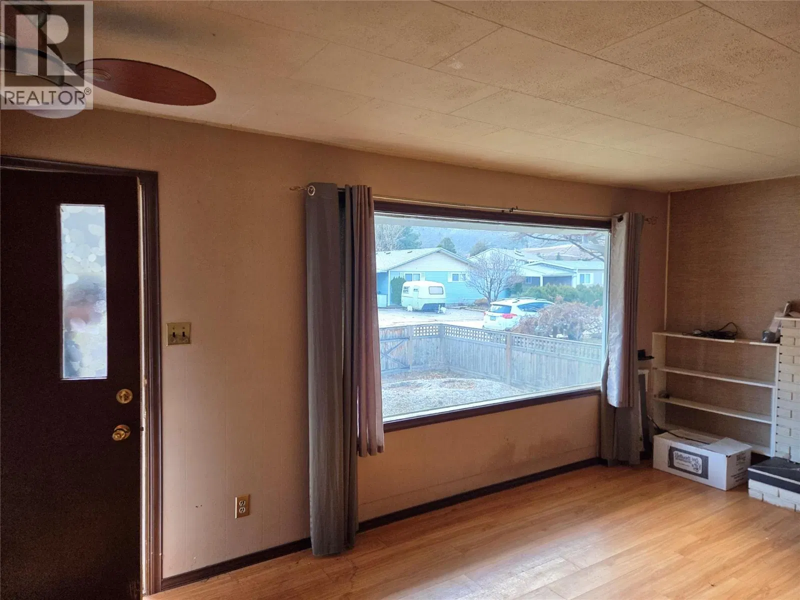 Photo 4 of 15 at 512 12th Avenue