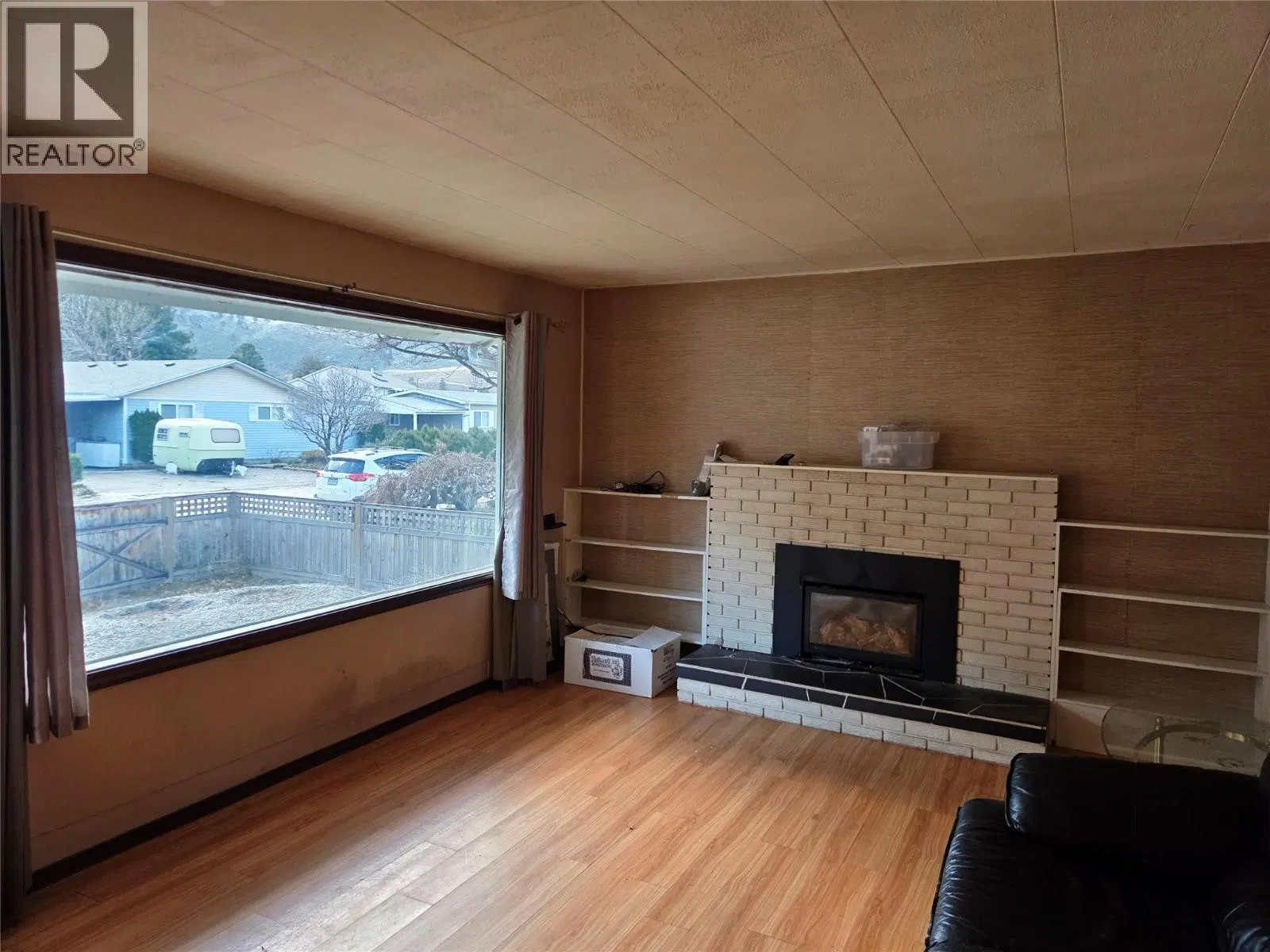 Photo 5 of 15 at 512 12th Avenue