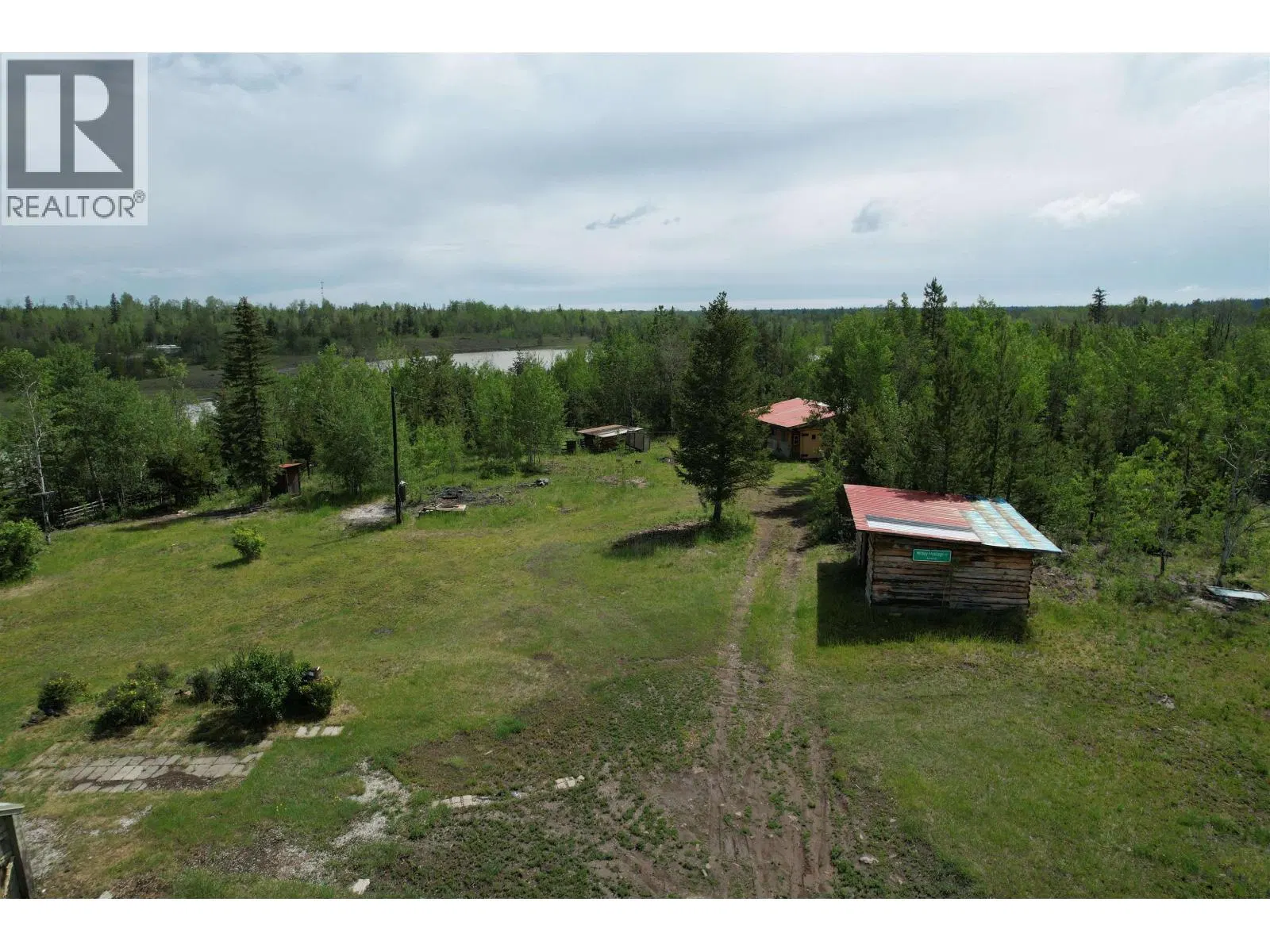 Photo 4 of 34 at 1436 CARIBOO 97 Highway