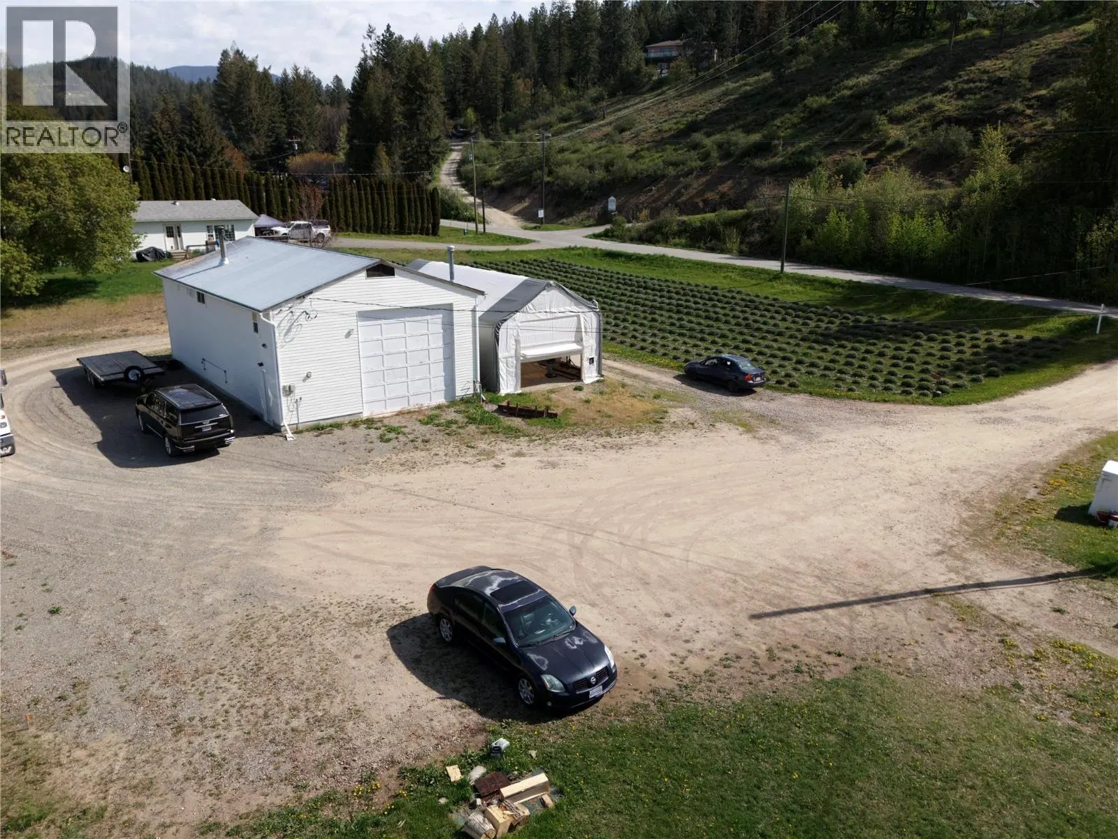 Photo 3 of 16 at 105 36 Avenue