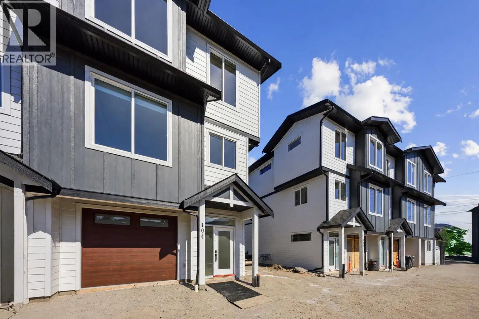 #101 – 143 Green Avenue