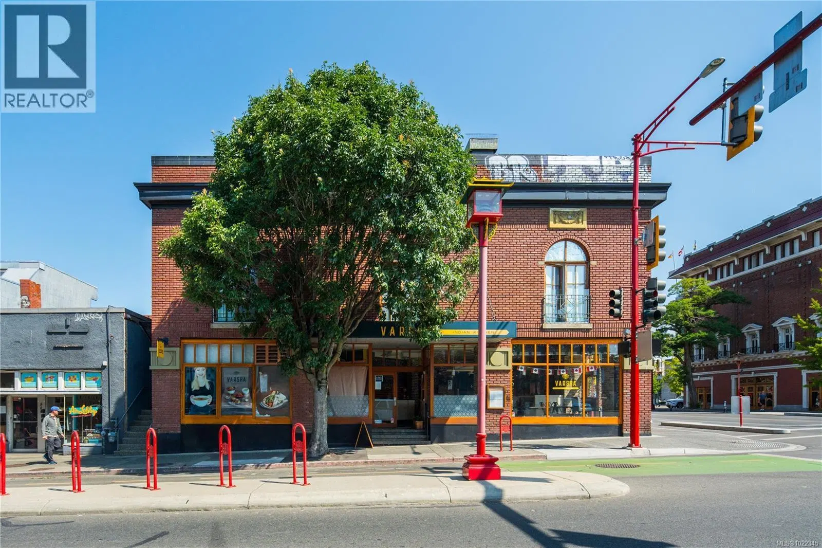 Photo 3 of 33 at #204 – 588 Pandora Avenue