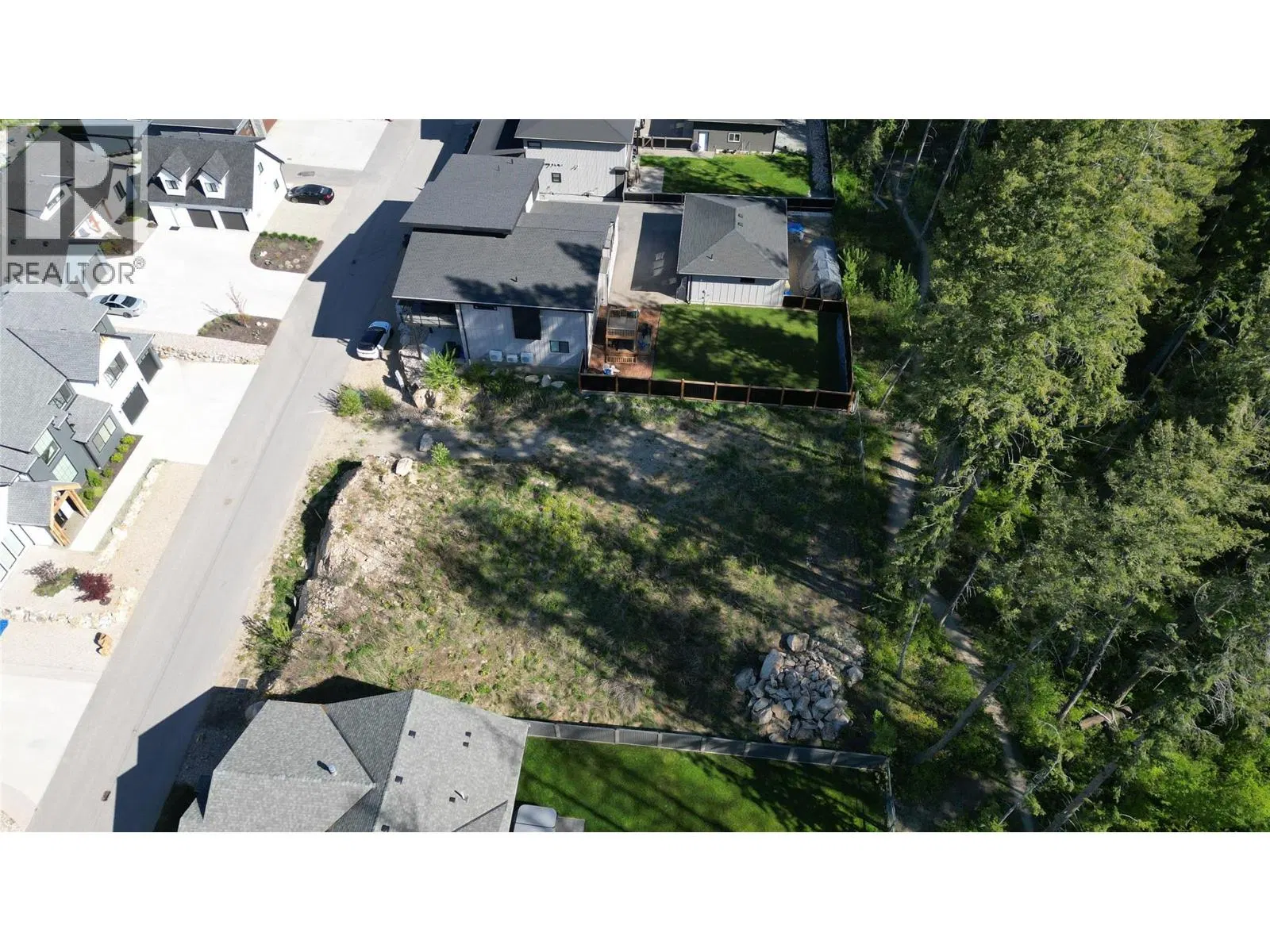 Photo 5 of 8 at #5 – 3820 20 Street