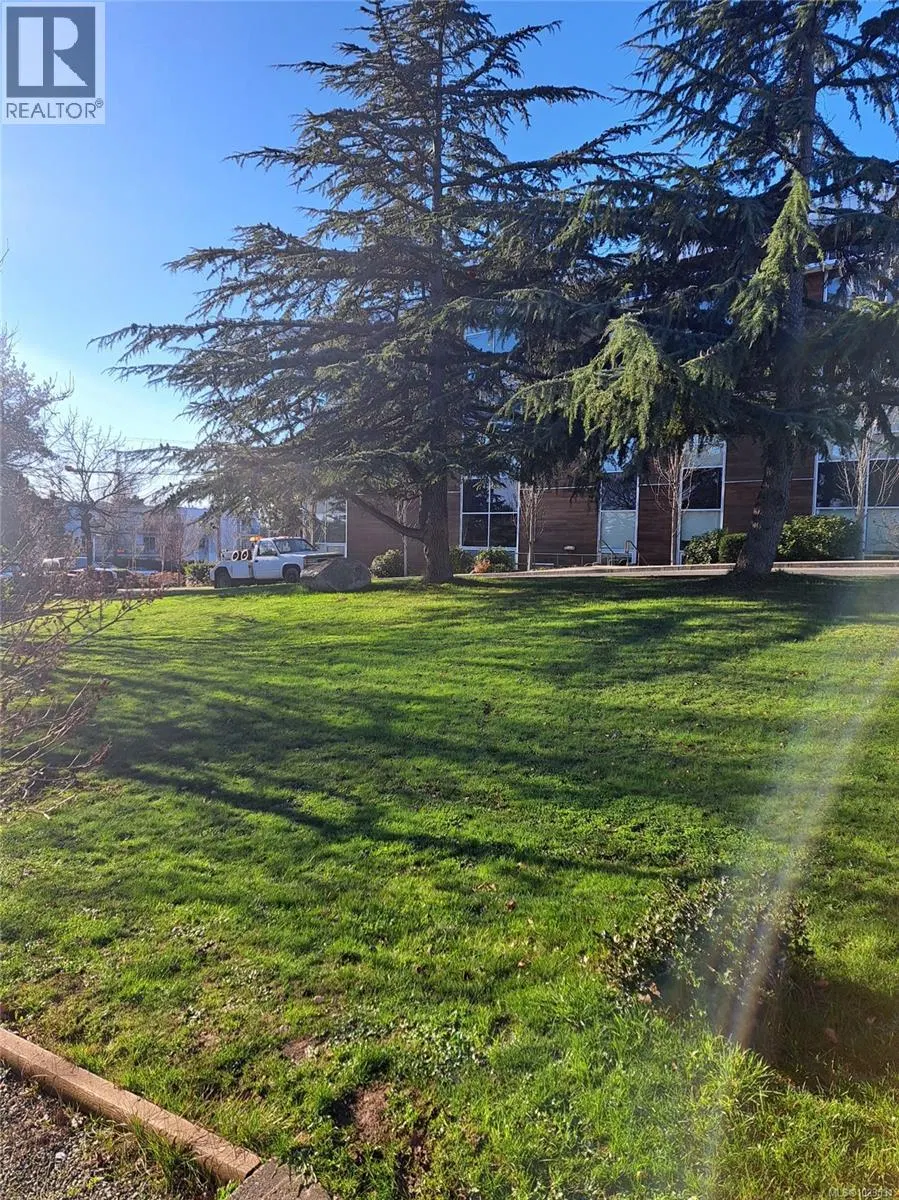 Photo 4 of 5 at 275 Battleford Avenue