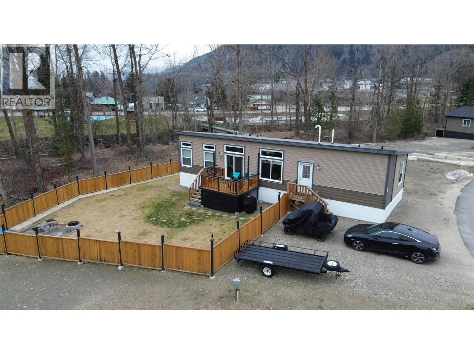 Photo 1 of 17 at #49 – 235 Aylmer Road