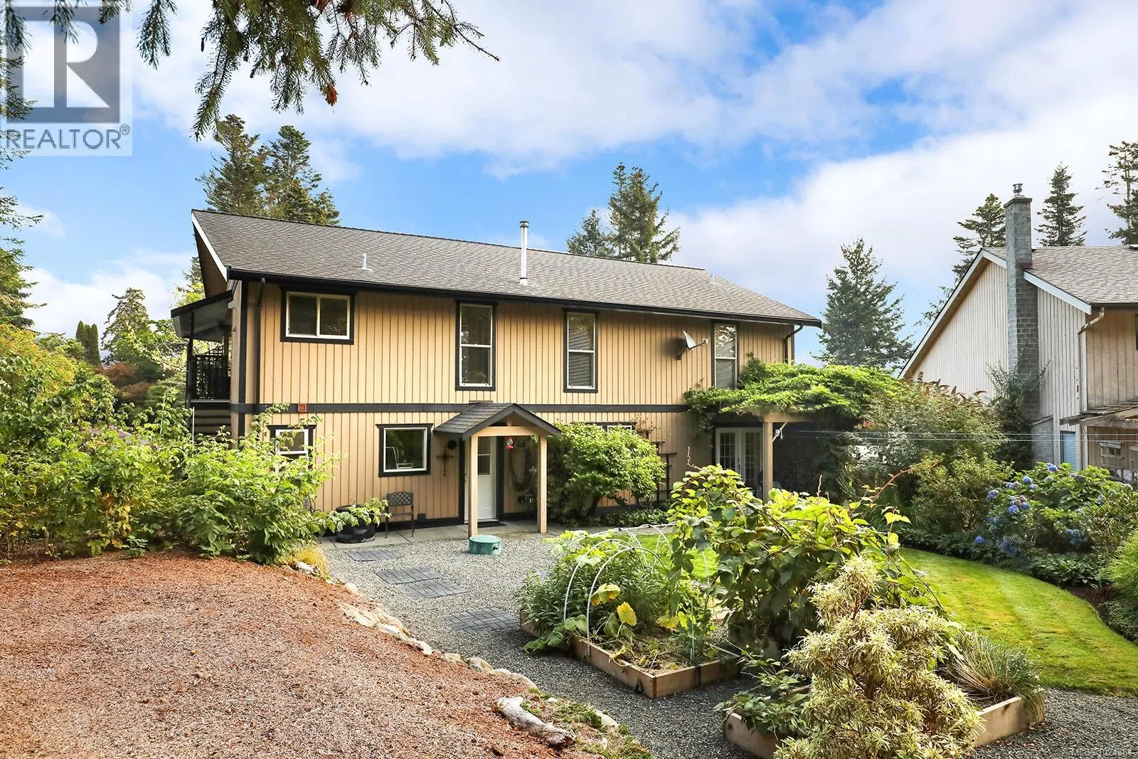 Photo 4 of 54 at 204 Spindrift Road