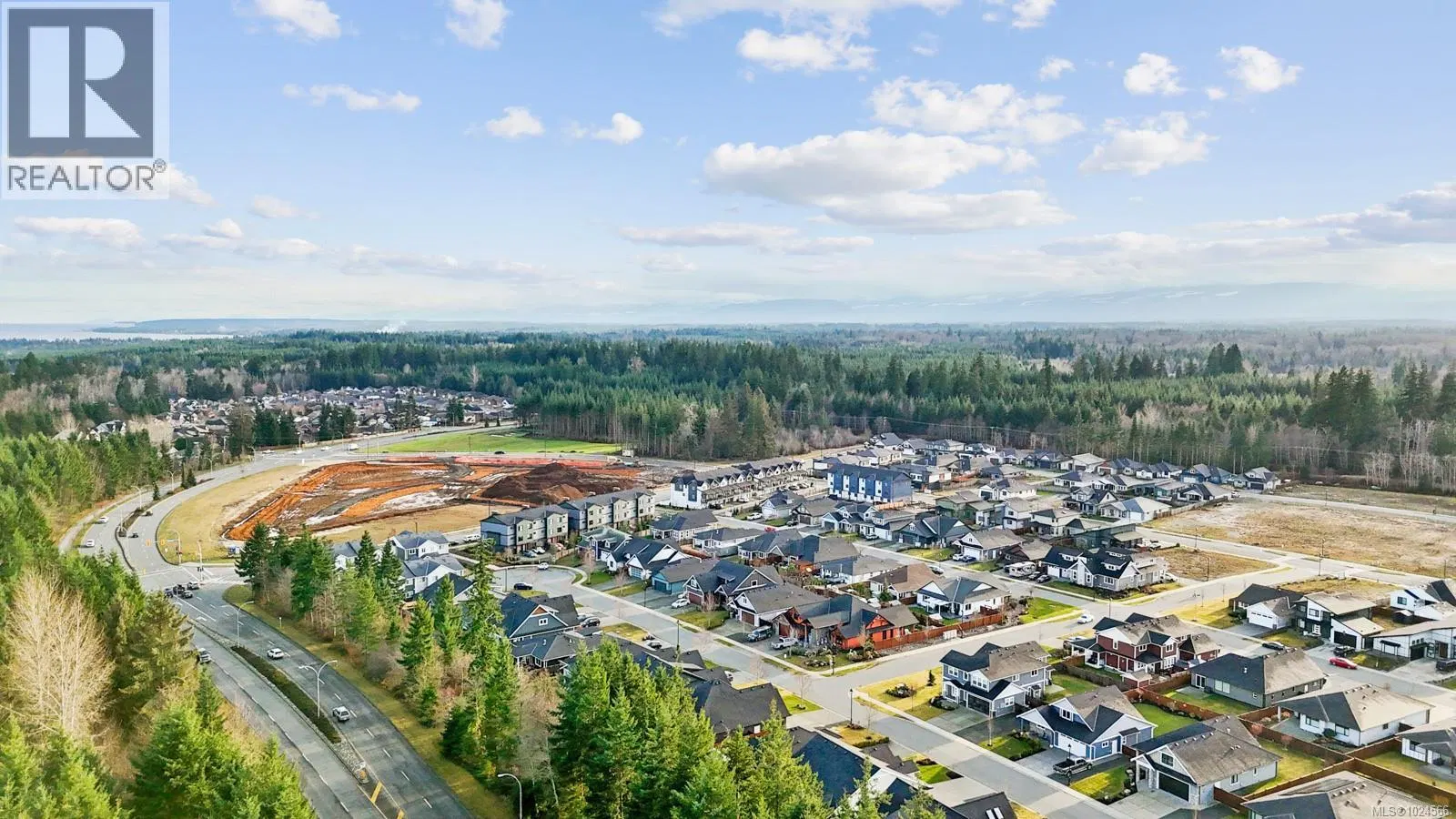 Photo 5 of 12 at 739 Beaver Creek Boulevard