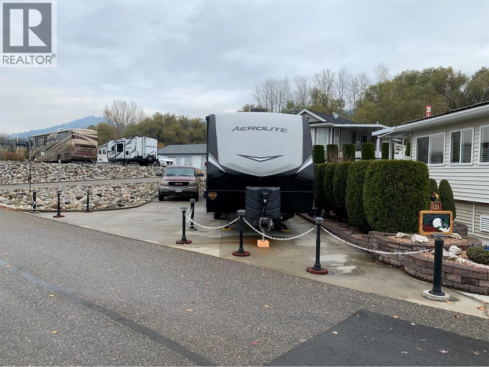 8000 Highland Road