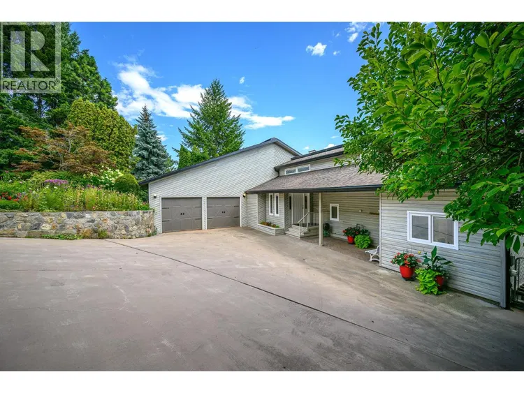 Photo 5 of 73 at 7994 Tronson Road