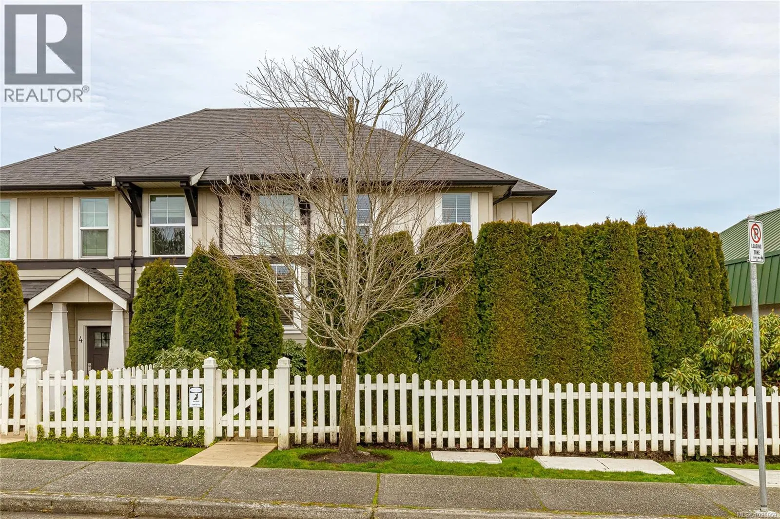 Photo 1 of 29 at #5 – 3903 Douglas Street