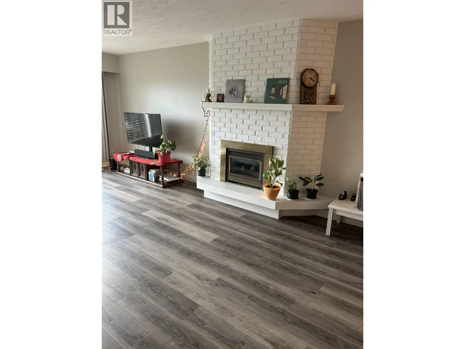 Photo 2 of 14 at #304 – 1654 10TH Avenue