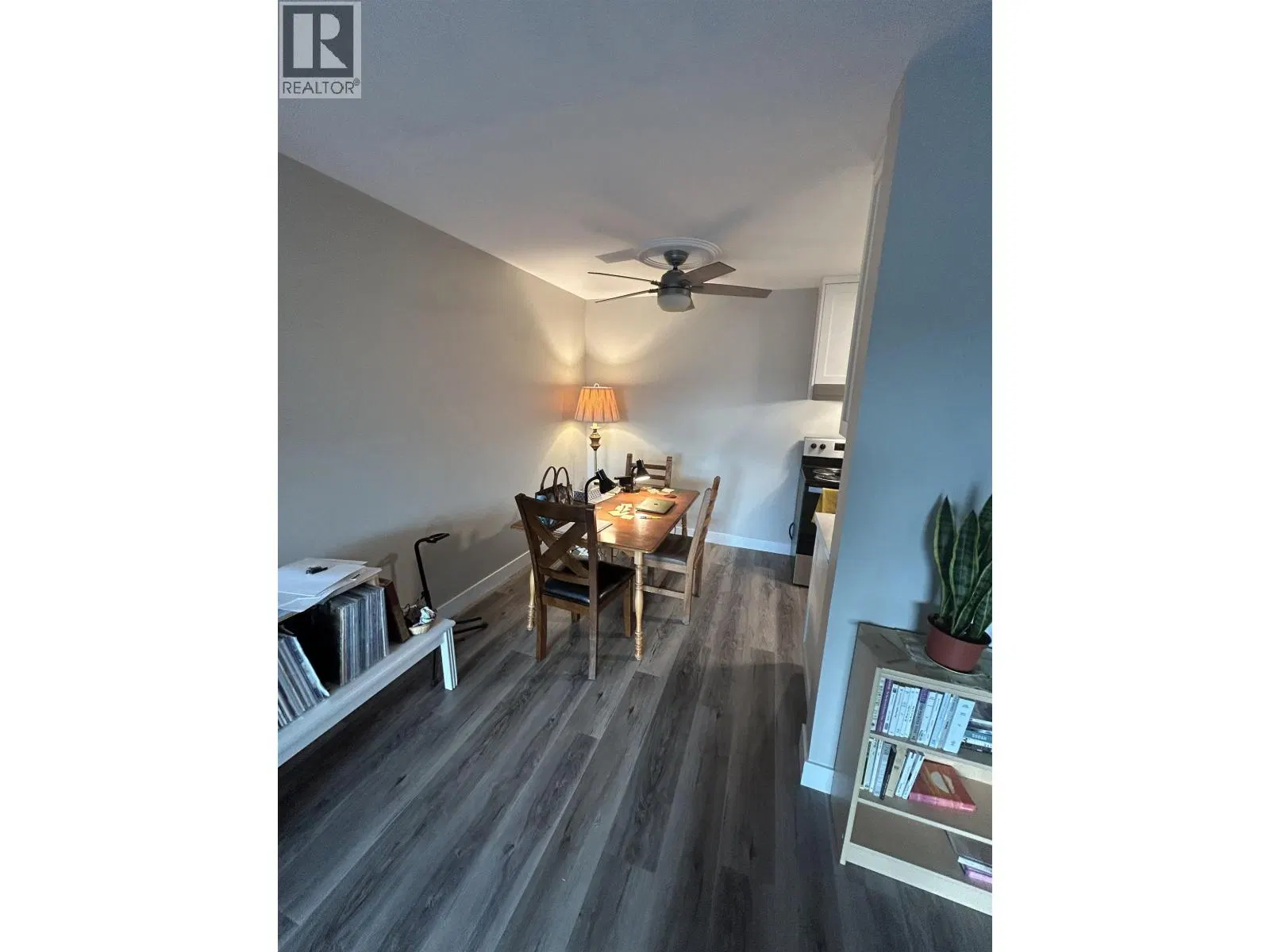 Photo 3 of 14 at #304 – 1654 10TH Avenue