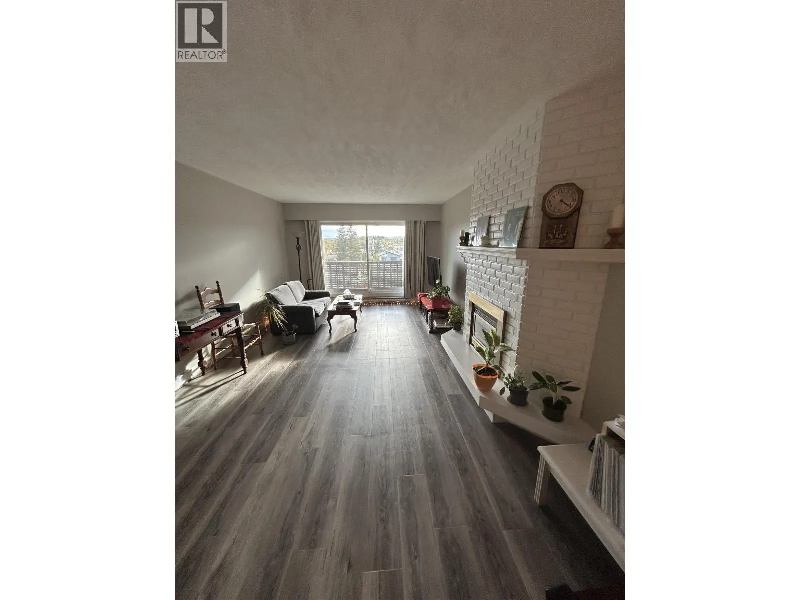 Photo 4 of 14 at #304 – 1654 10TH Avenue