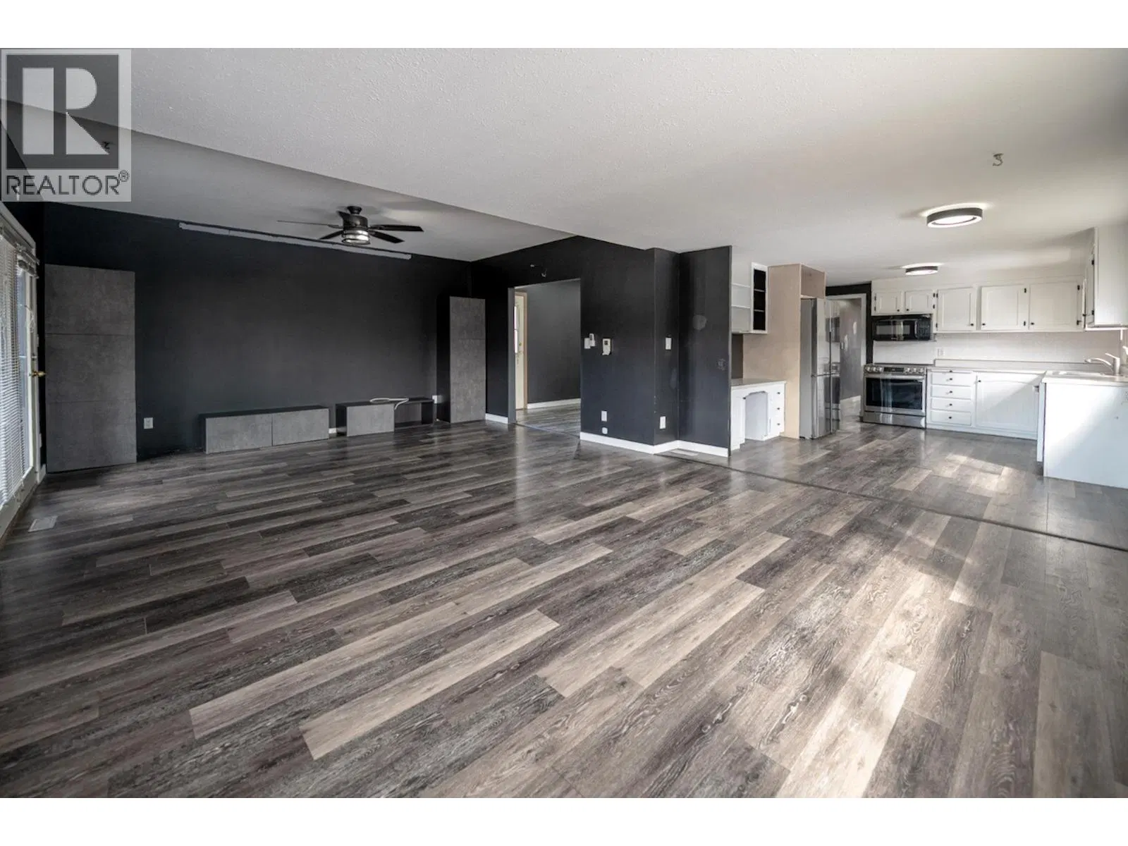 Photo 4 of 52 at 4771 BAILLIE GROHMAN Avenue