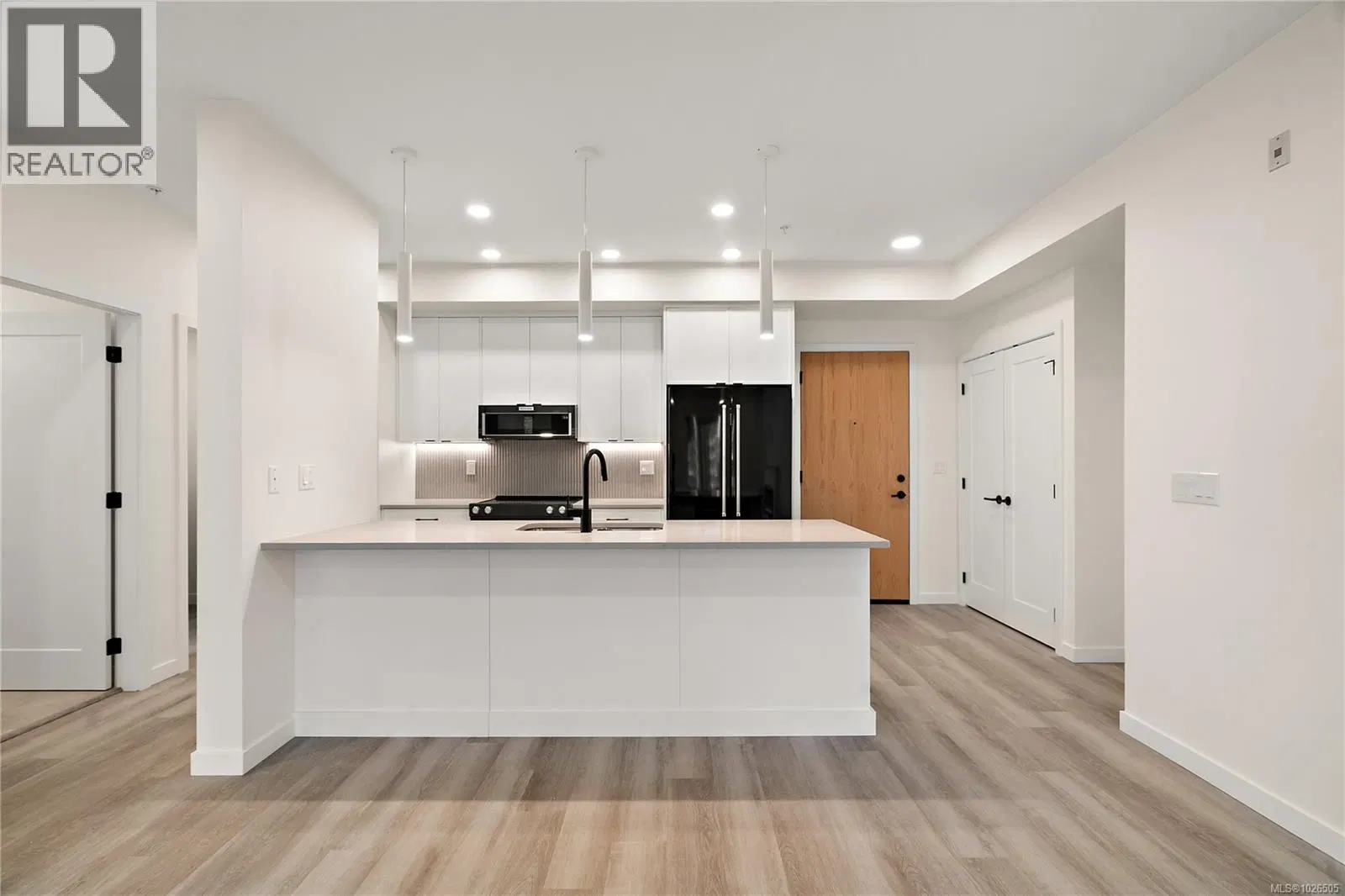 Photo 1 of 30 at #304 – 610 Lampson Street