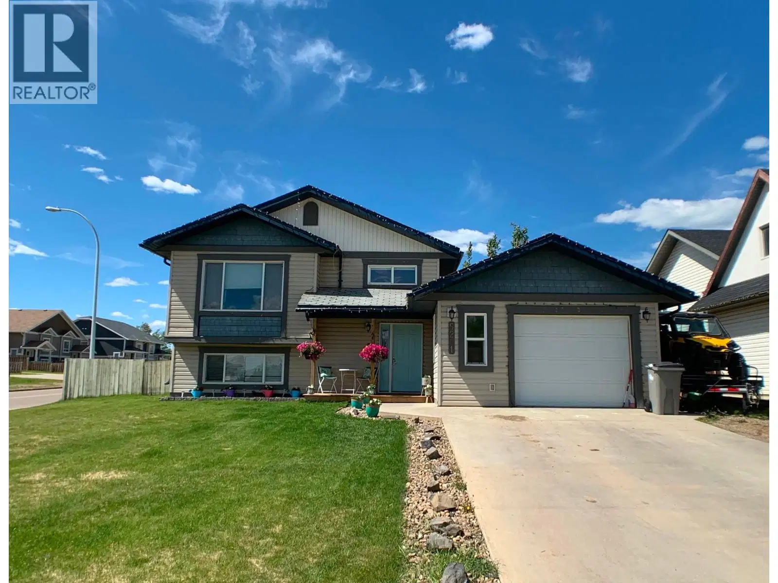 5201 HALLMARK Crescent