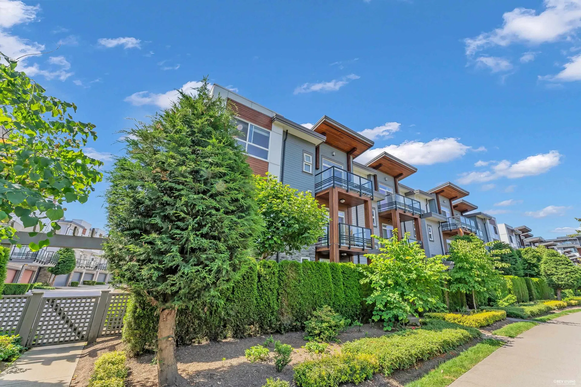 Photo 4 of 33 at #36 – 7947 209 Street