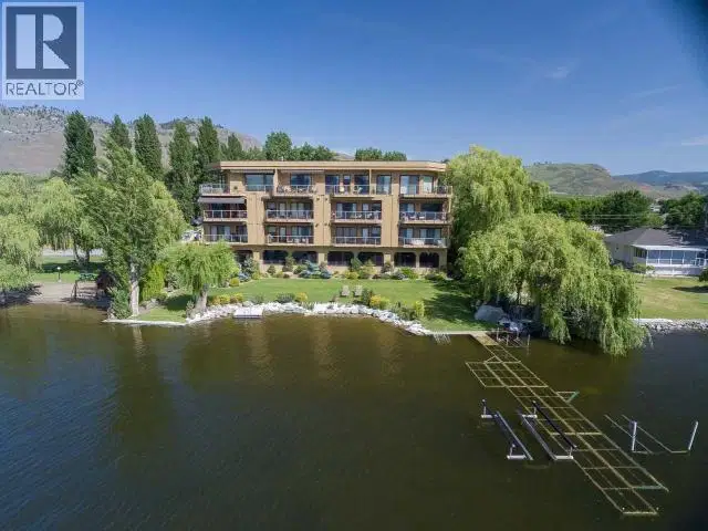 #302 – 2418 LAKESHORE Drive